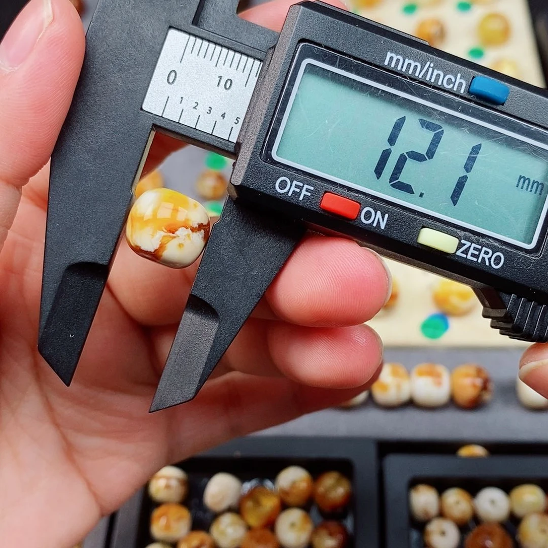 蜜蜡裸石未镶嵌蜜蜡