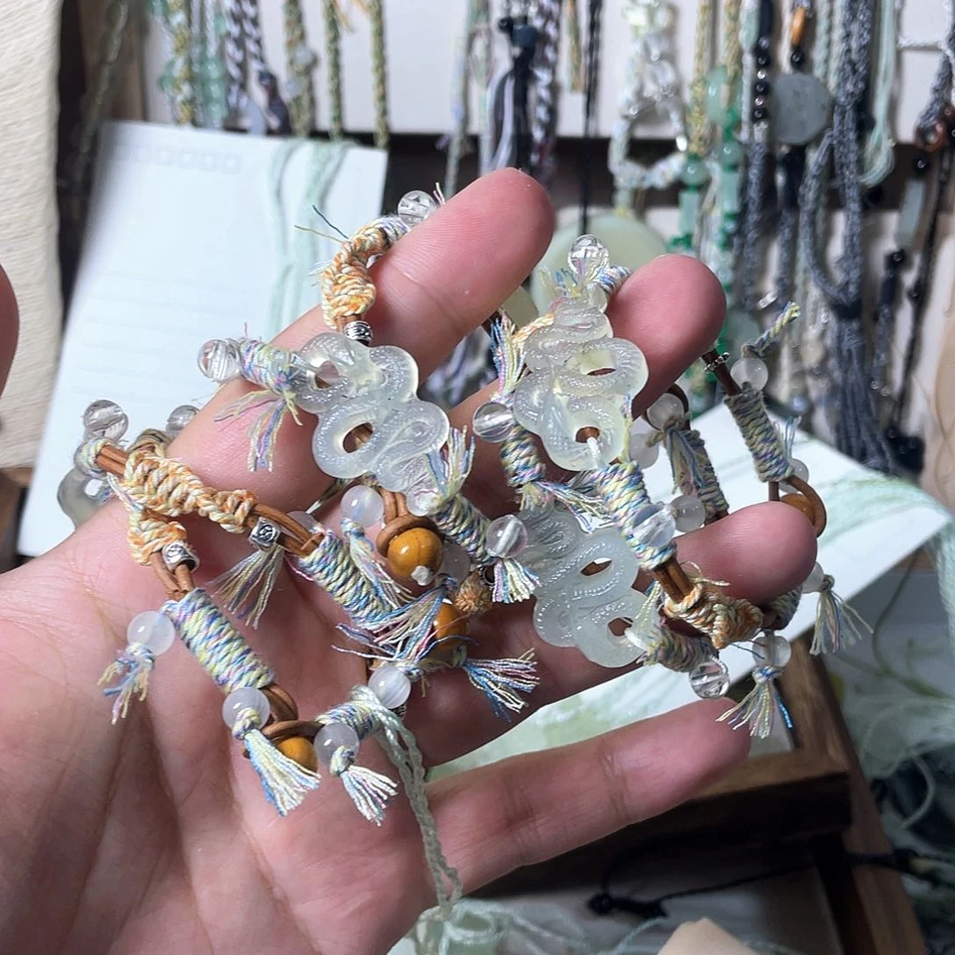 蛇纹石玉合金颈饰