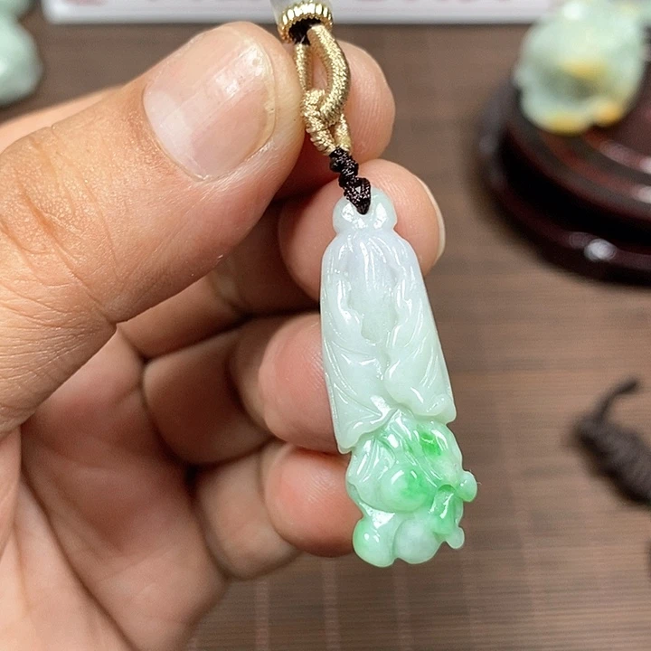 颈饰未镶嵌翡翠天然翡翠玉A货配证书
