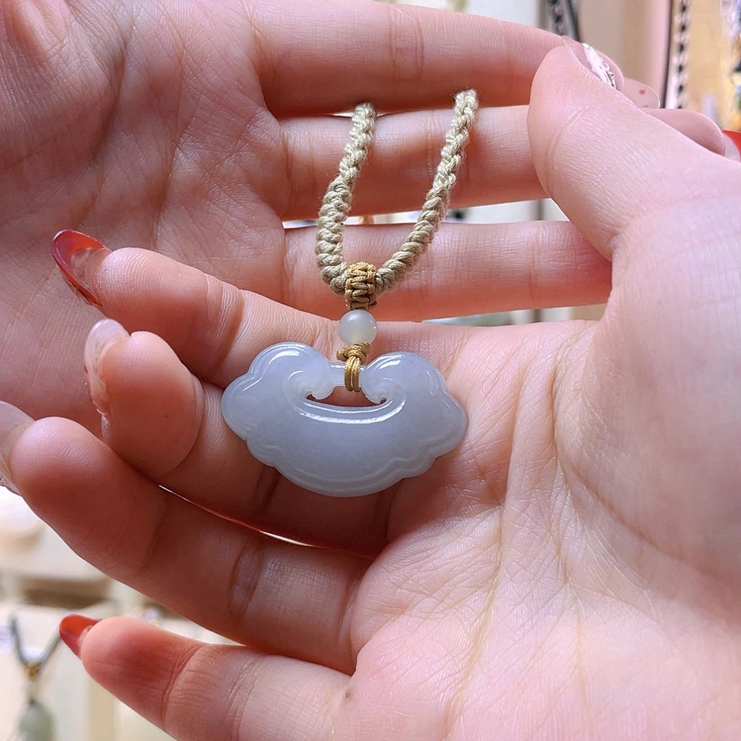 和田玉吊坠(赠链)未镶嵌叶*