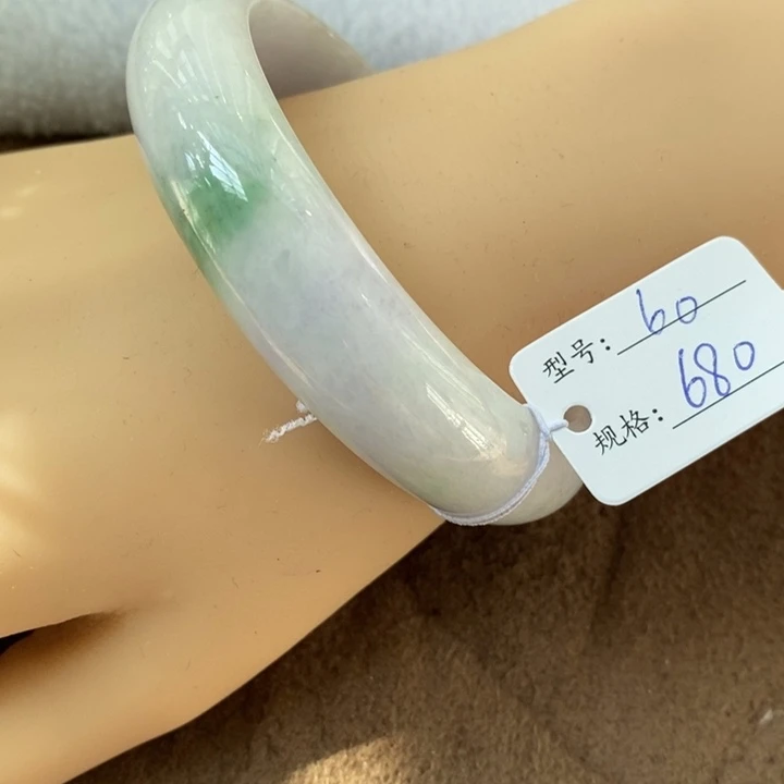 翡翠未镶嵌手镯16863059