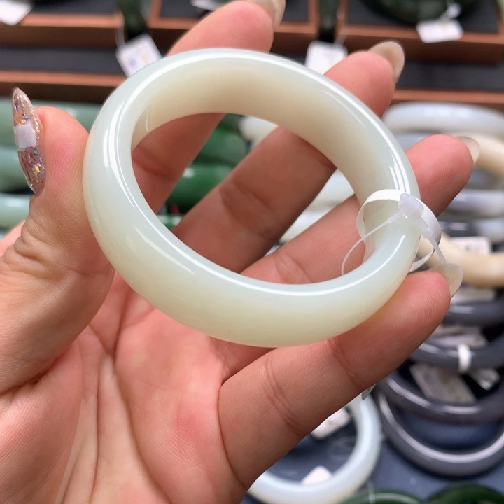【闪购商品】未镶嵌手镯和田玉