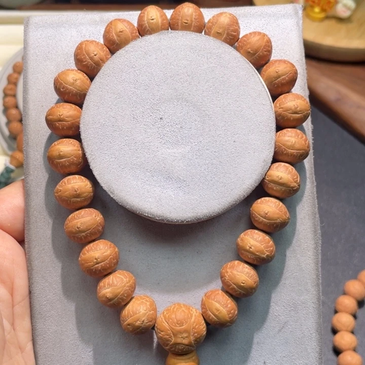 凤眼菩提吊坠手持 14 23树王 飞碟