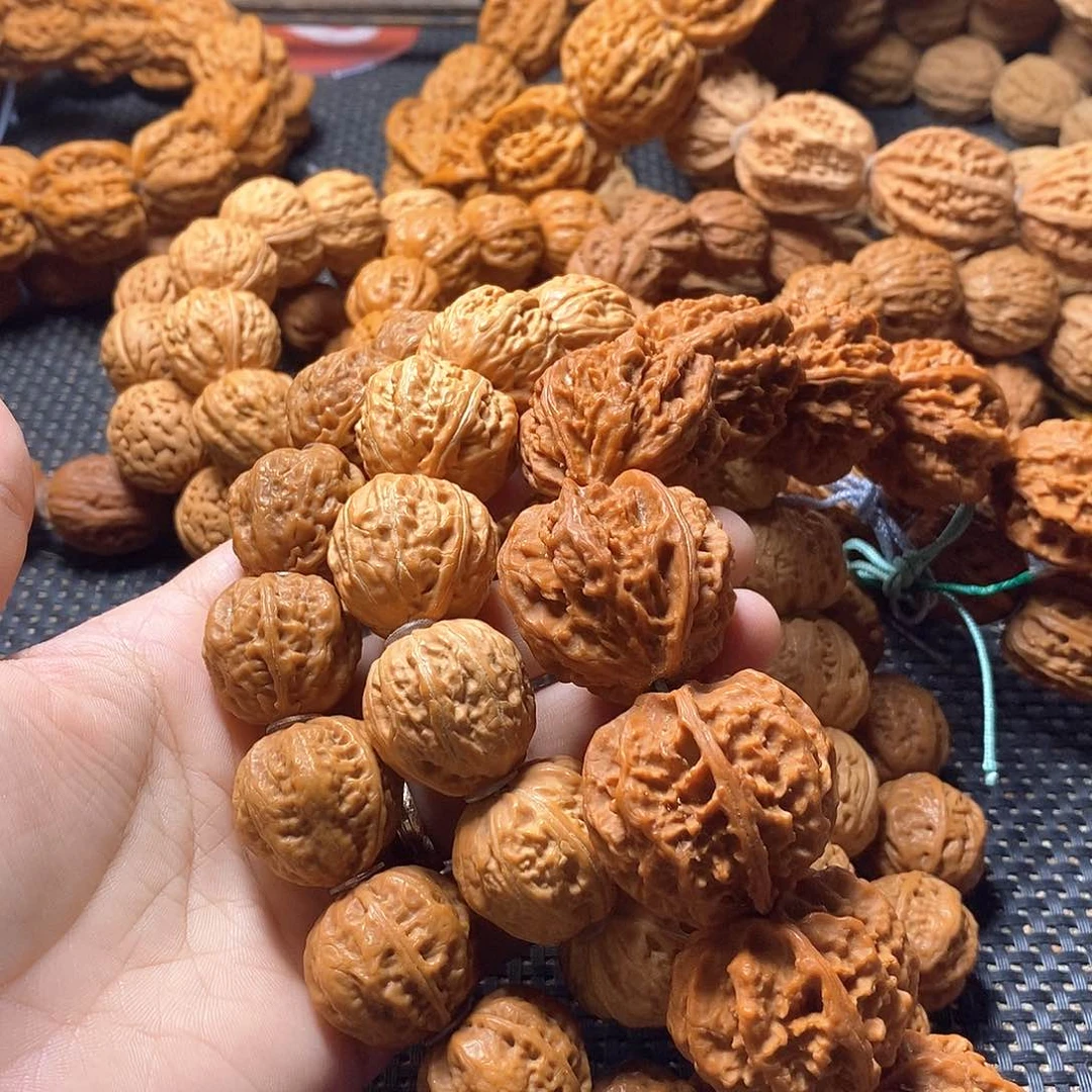 文玩核桃吊坠…*粗筋