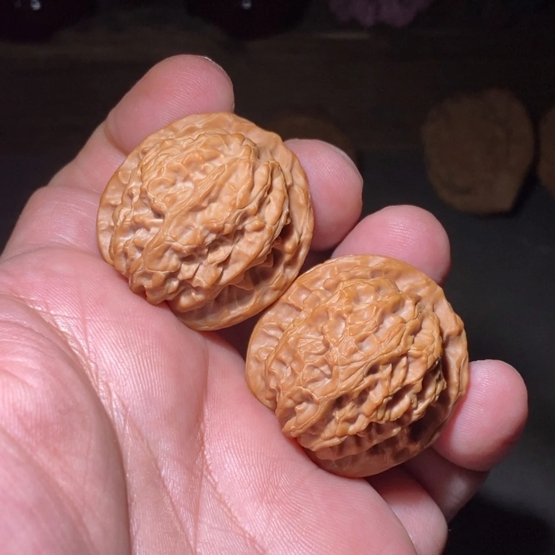 文玩核桃吊坠苹果园