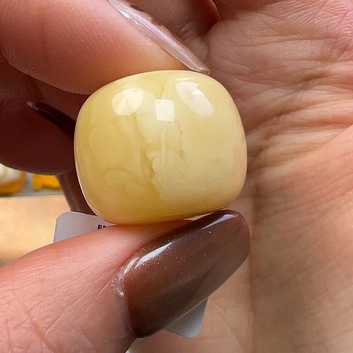 蜜蜡未镶嵌珠宝奇石