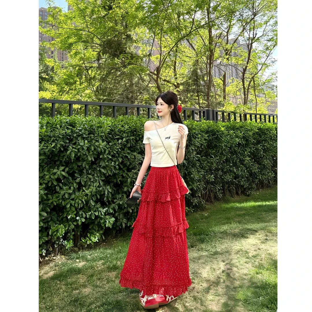 2025春夏新款纯欲甜美风斜肩T恤上衣搭配开叉波点半身裙两件套女