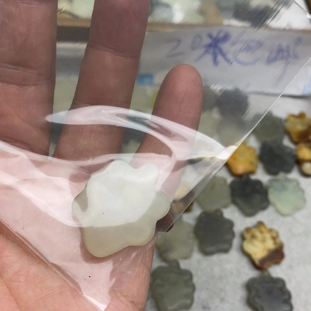 岫玉纯天然岫玉假一赔十默认微未镶嵌小****?