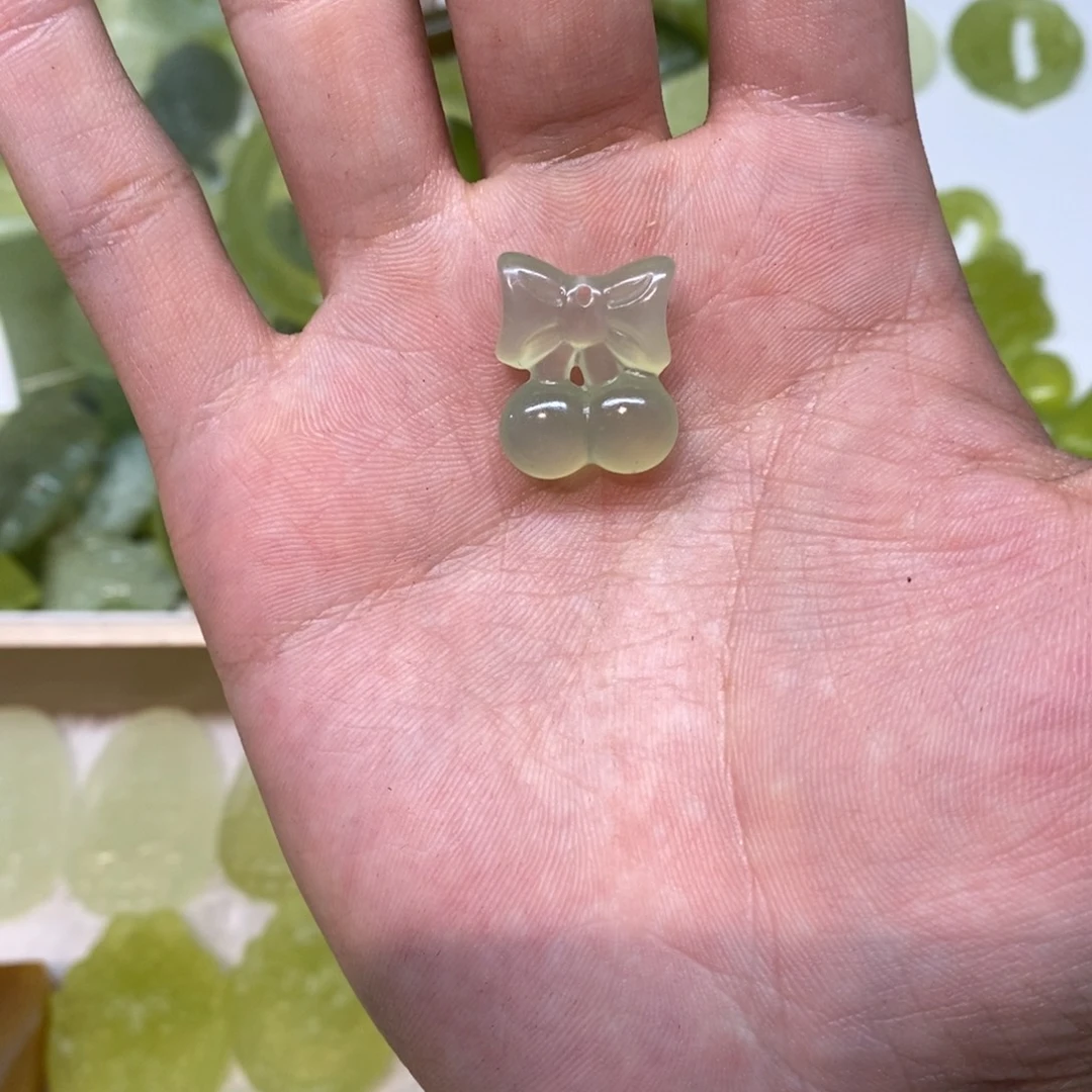 岫玉未镶嵌吊坠(不含链)