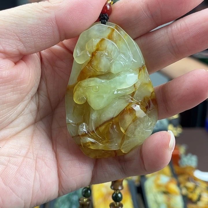 蛇纹石玉未镶嵌颈饰