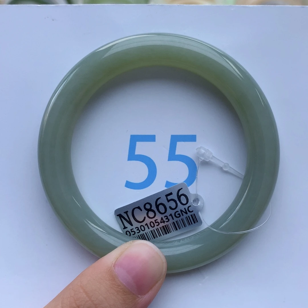 团****和田玉手镯未镶嵌