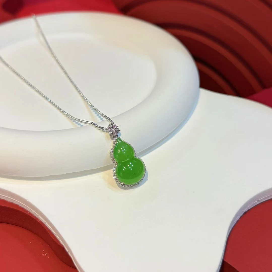 18K金镶嵌20mm苹果绿葫芦HNZ12418