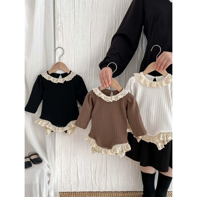 婴儿春秋连体衣洋气下摆花边长袖包屁衣2024新款可爱宝宝三角爬服