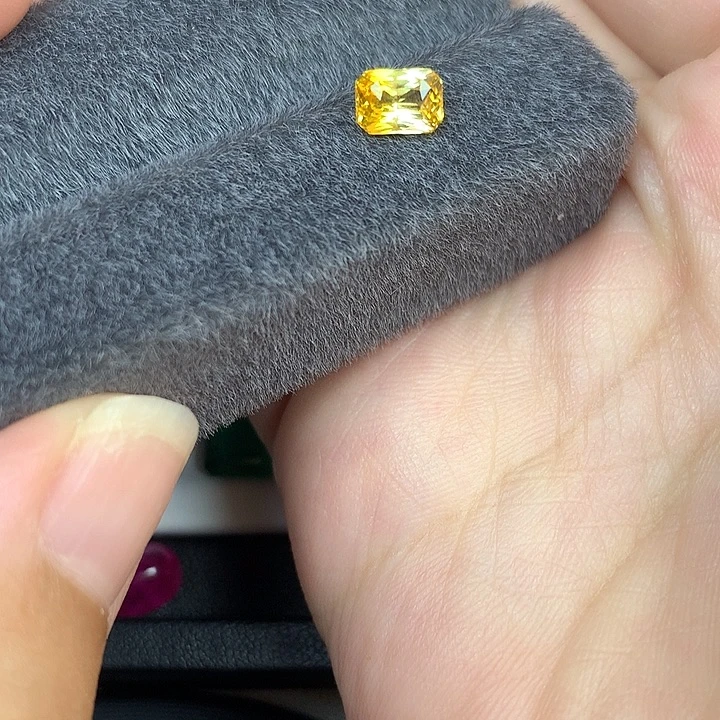 蓝宝石裸石1.07ct金黄色黄蓝宝吉尔德