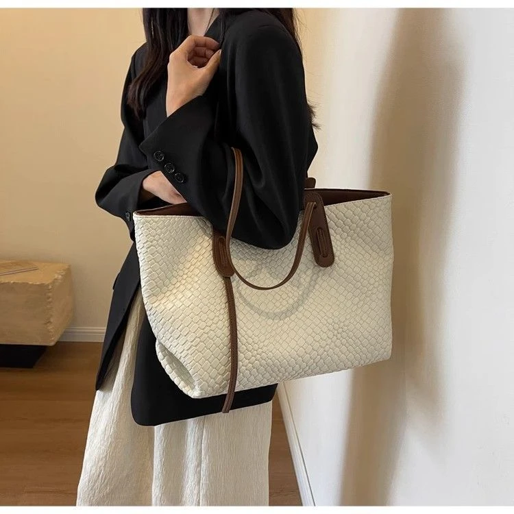 卡拉羊官方正品香港代购真皮包包女2025新款潮百搭时尚学生通勤包