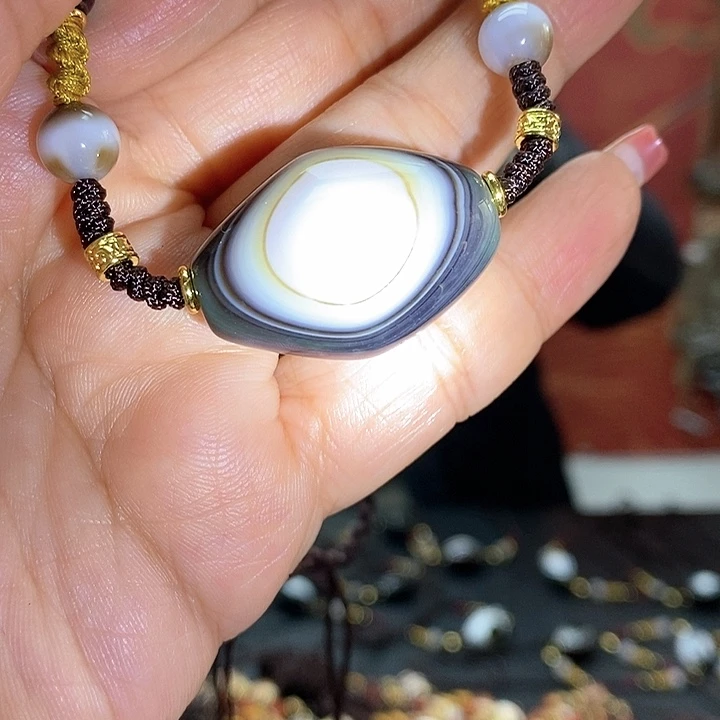 玛瑙/玉髓颈饰合金