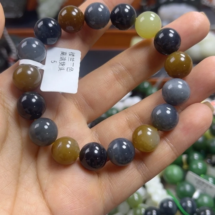 和田玉未镶嵌手串