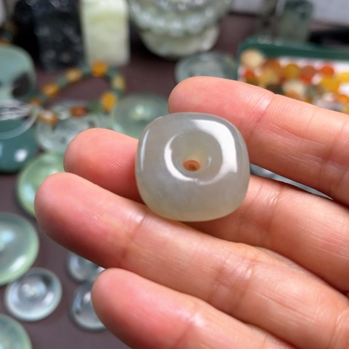 蛇纹石玉未镶嵌挂件