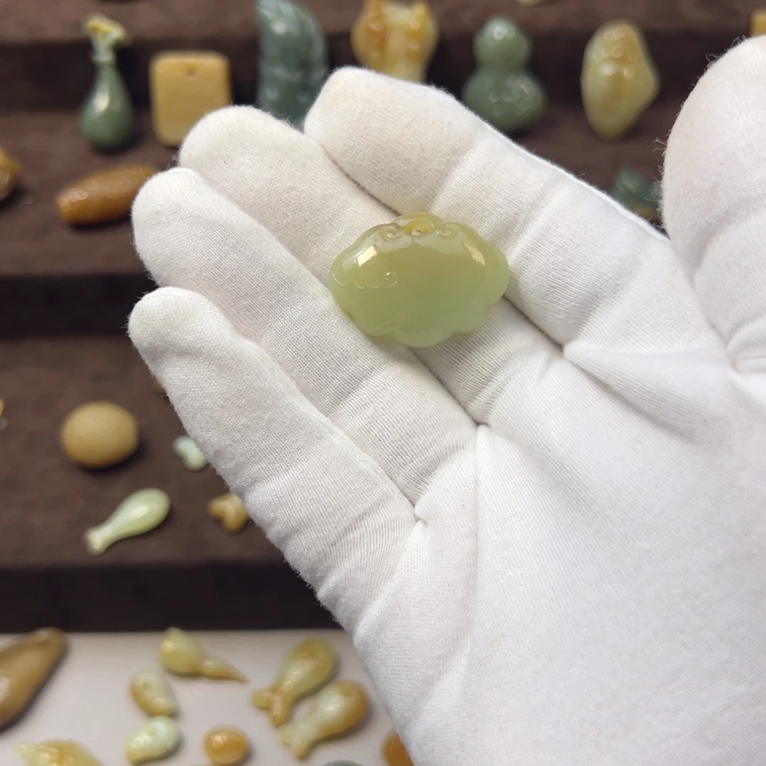 岫岩河磨玉（透闪石质玉）未镶嵌颈饰