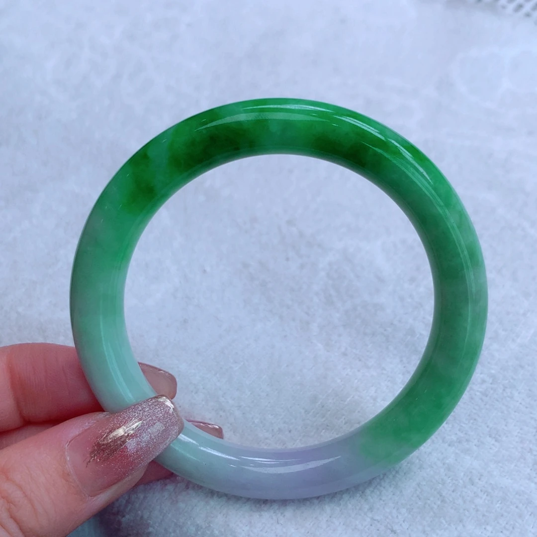 翡翠手镯未镶嵌翡翠