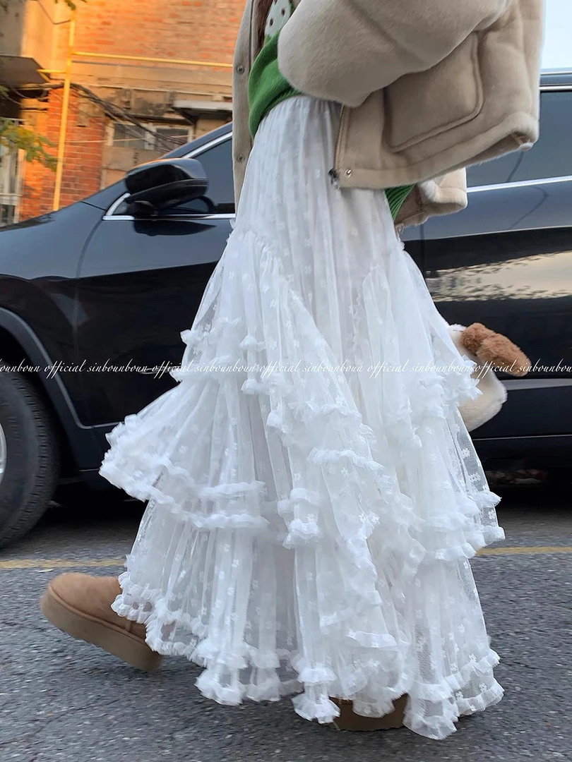 灰灰呀！ “椰奶沙冰”韩系设计感不规则高腰花朵蕾丝蛋糕半身裙