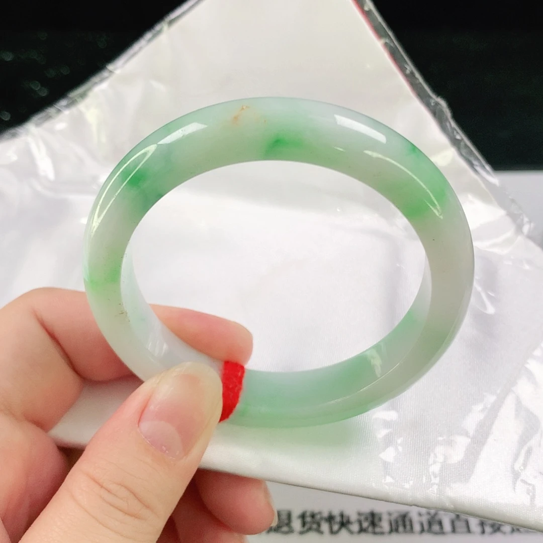 翡翠手镯未镶嵌54-55圈