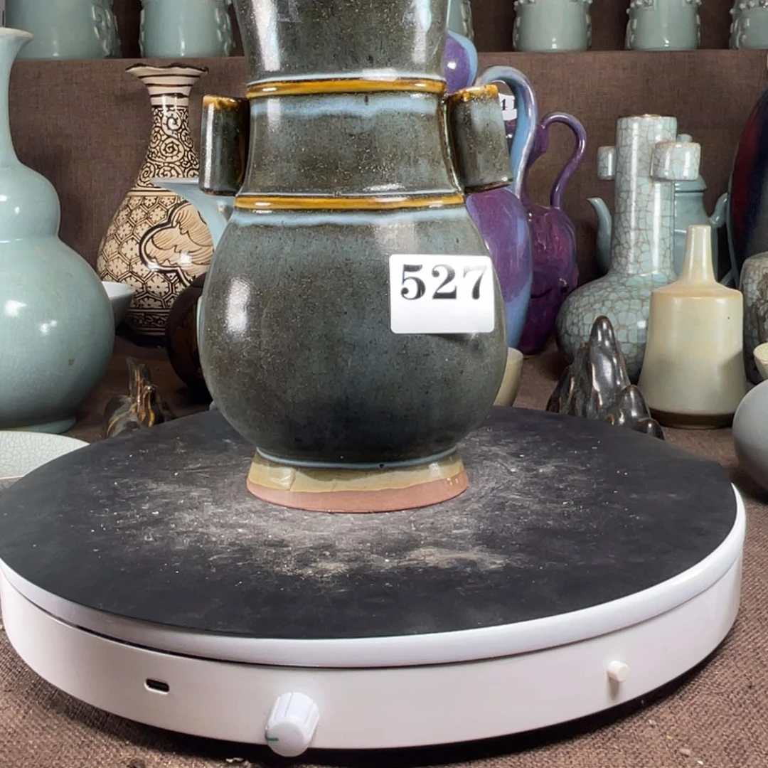 窑527钧窑贯耳瓶一个