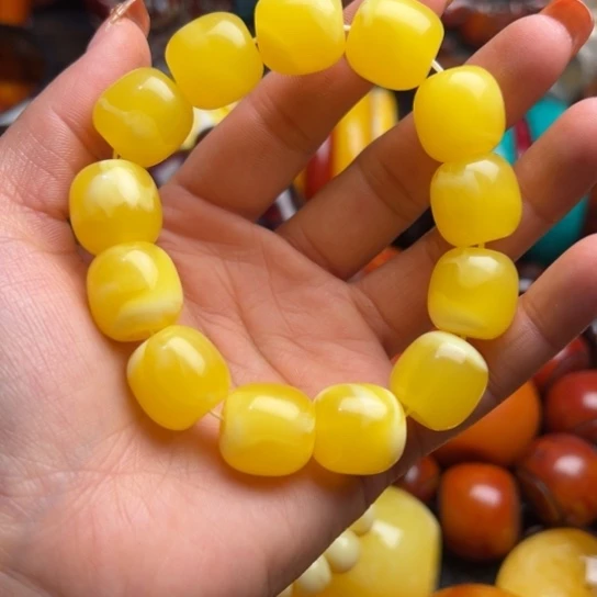 琥珀手串未镶嵌热*旦蜜蜡