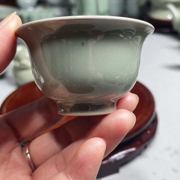 原矿釉汝瓷豆绿釉铃铛杯微瑕