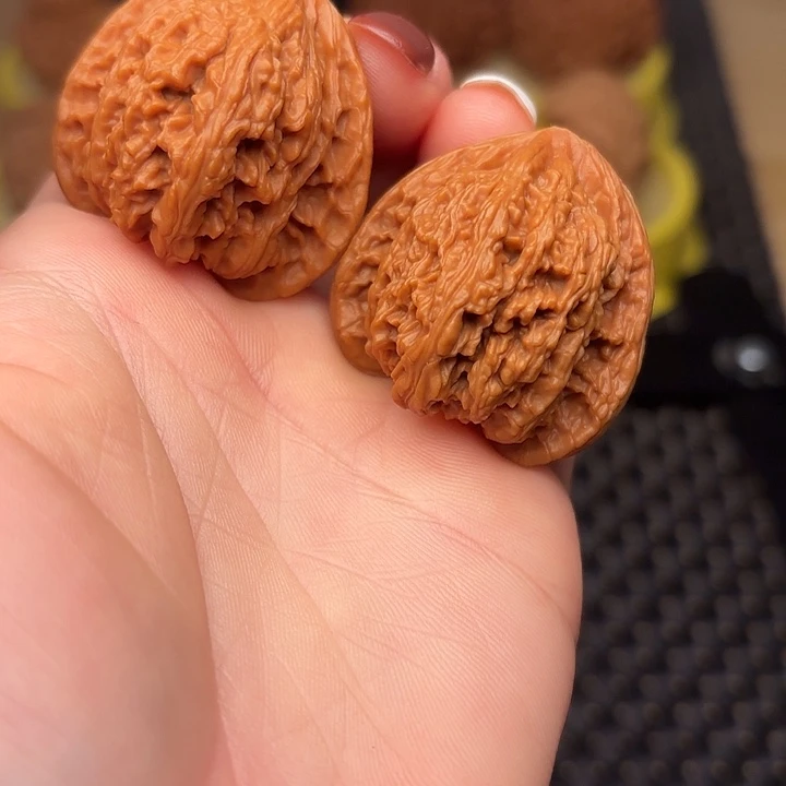 吊坠文玩核桃36红宝石狮子头