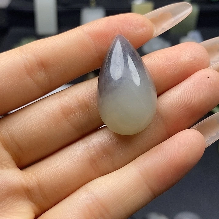 和田玉未镶嵌颈饰一**洋