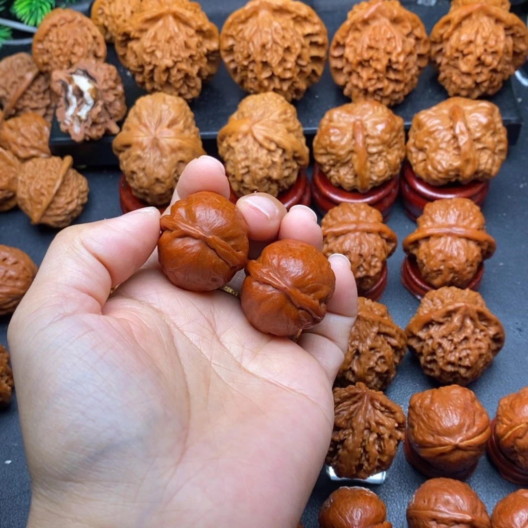 文玩核桃把件瓷娃娃