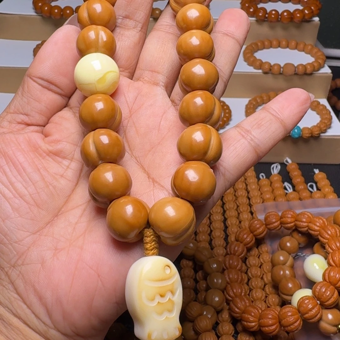 吊坠猴头核桃屁桃