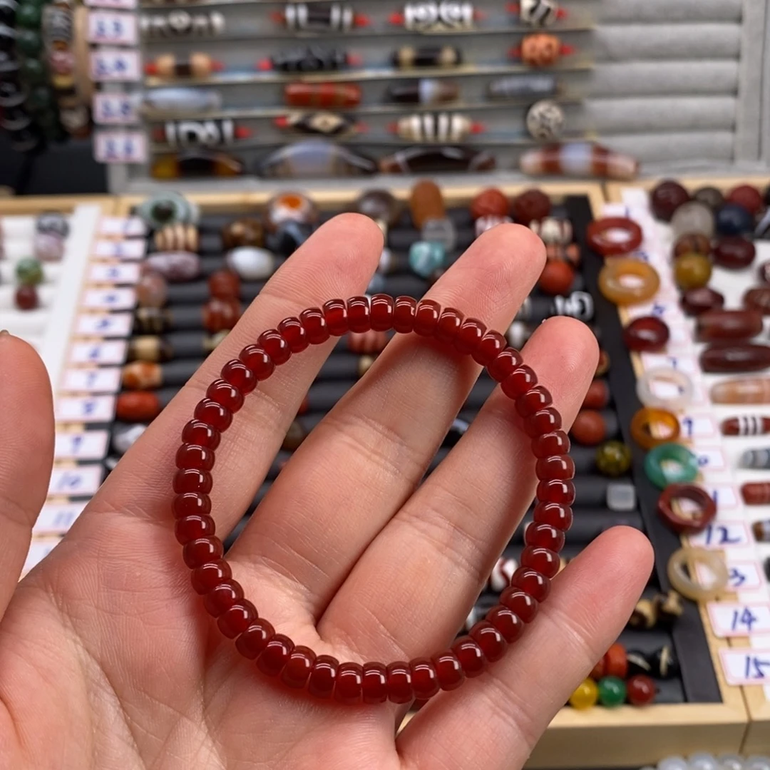 阿****玛瑙/玉髓合金珠宝半成品