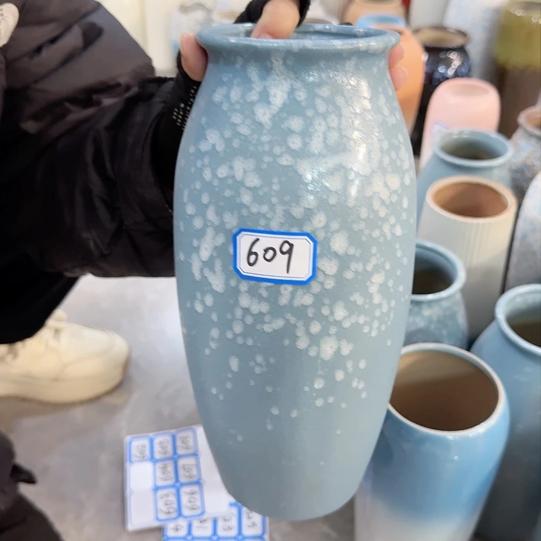 瓶609号复古陶瓷高25厘米微瑕一个