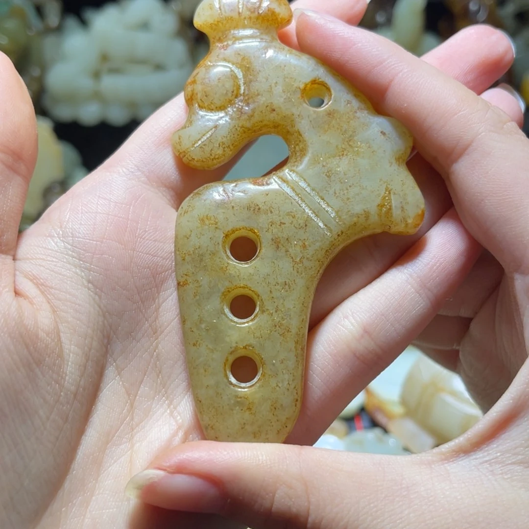 未镶嵌和田玉（糖玉）挂件