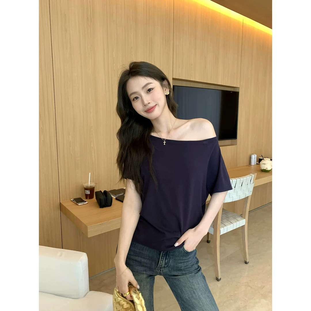 374藏蓝色斜肩上衣