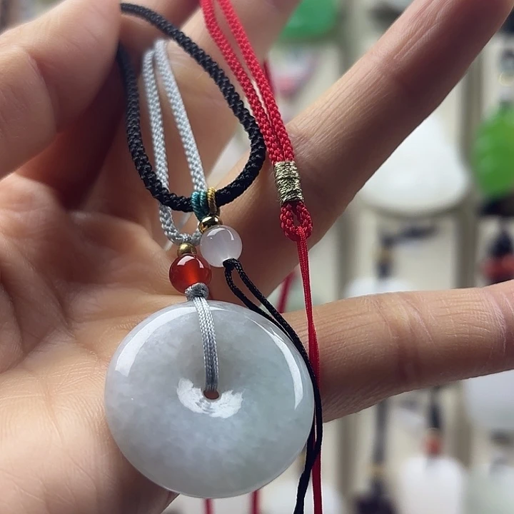 翡翠未镶嵌颈饰开播前两小时我在忙工作