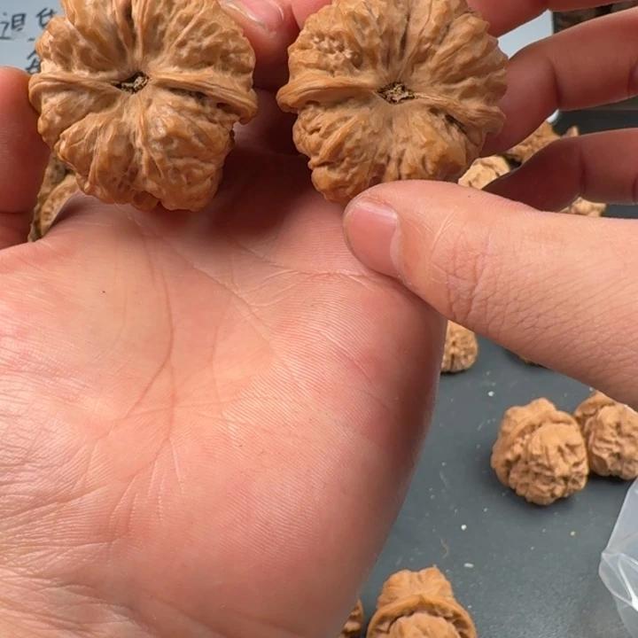 大***天文玩核桃吊坠蛤蟆的眼睛是真的好看啊我的天啊我的