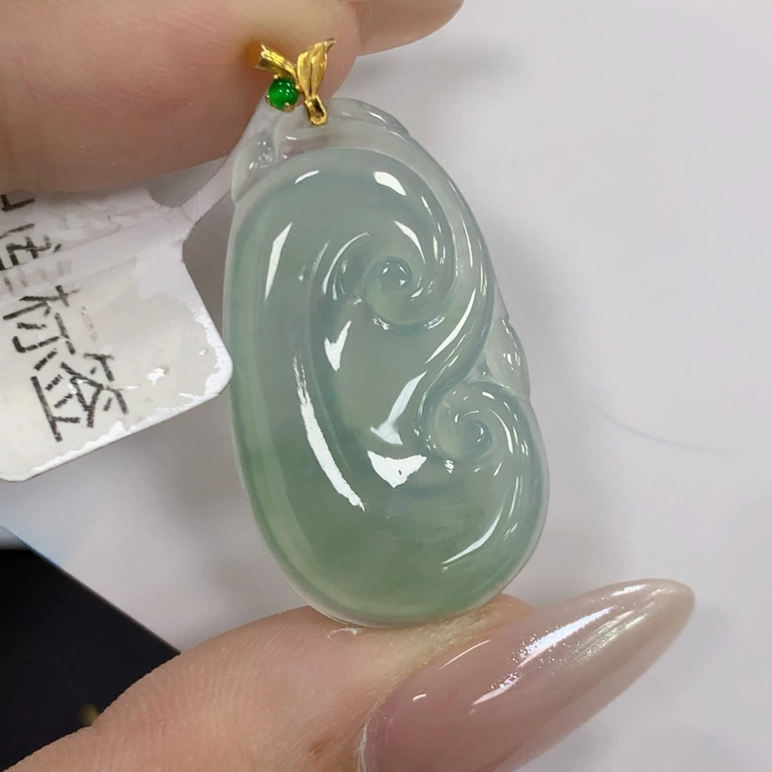 颈饰18K金镶嵌翡翠