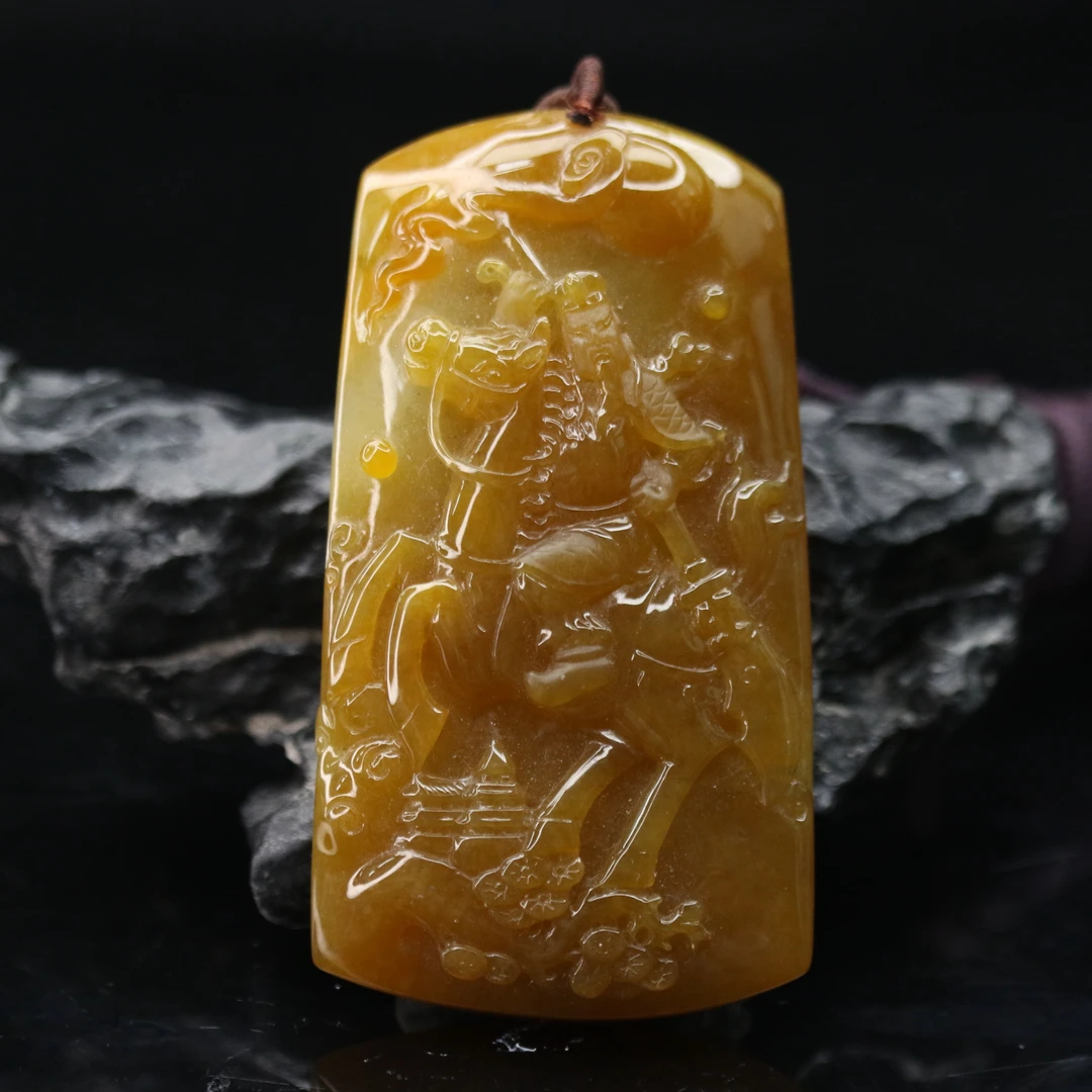 lot56天然缅甸翡翠A货黄关公/100357/保利厦门拍卖