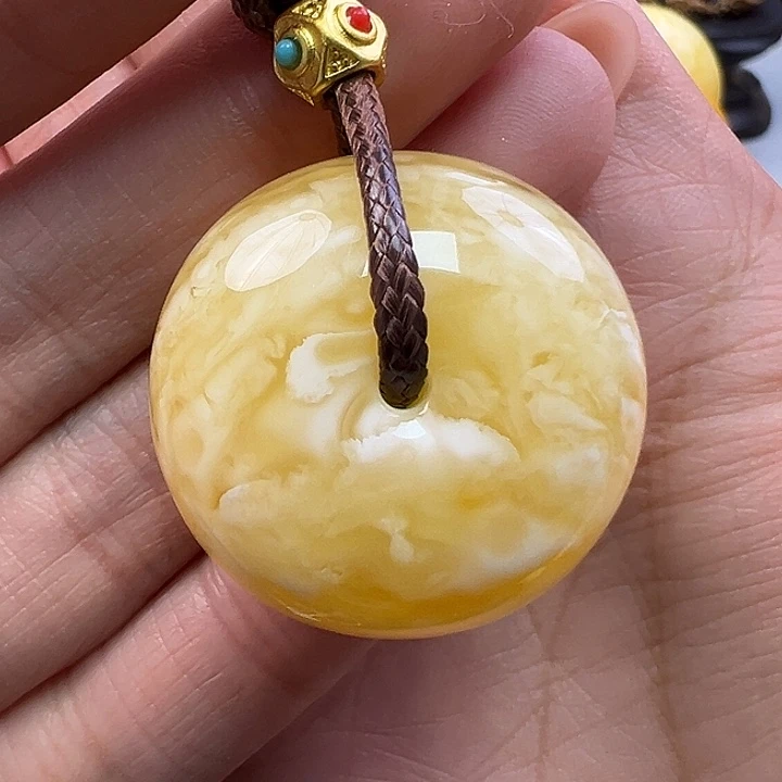 蜜蜡未镶嵌珠宝奇石