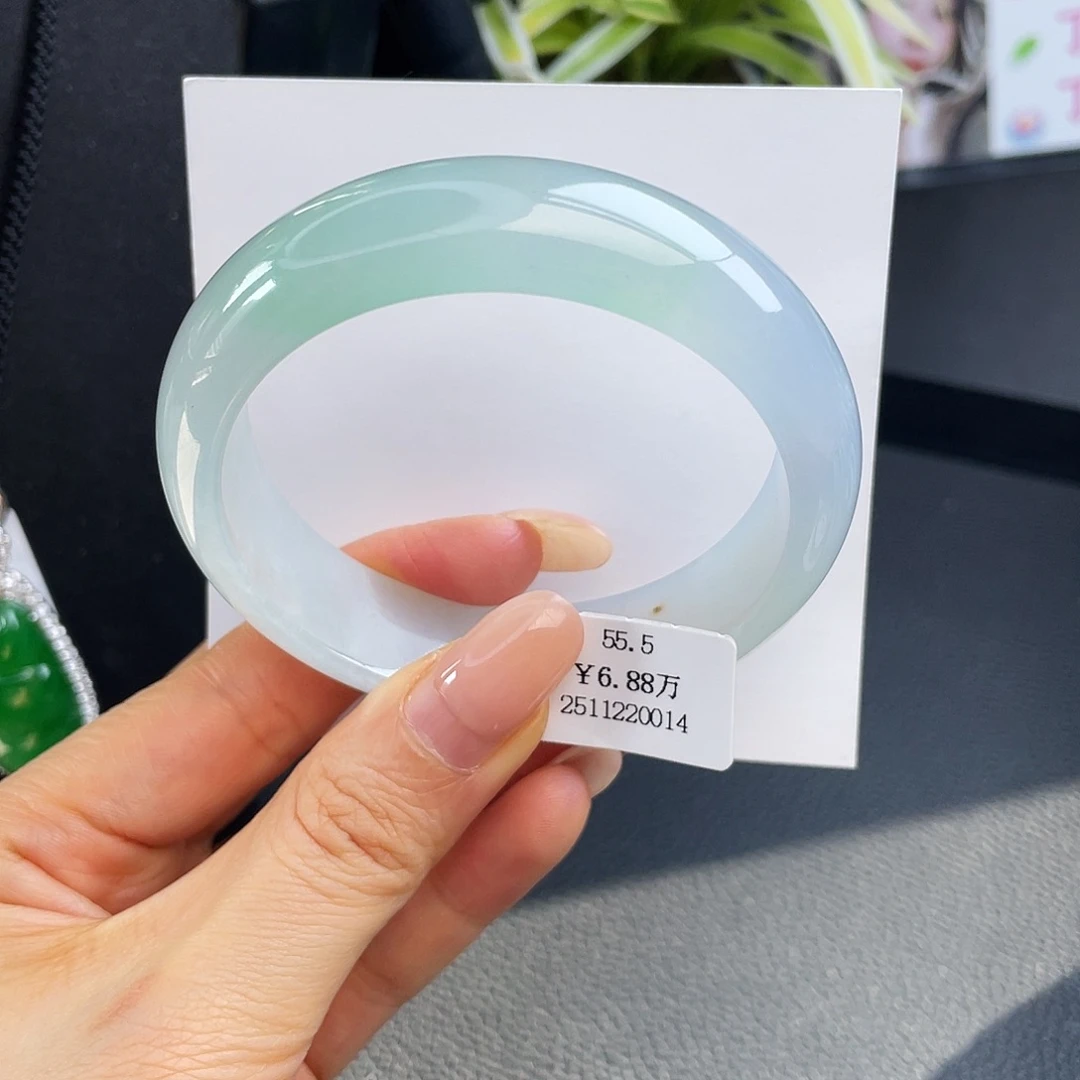 翡翠未镶嵌手镯55.5圈冰淡春彩手镯