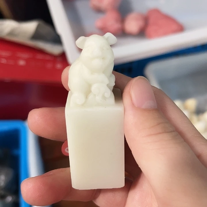 老挝石刀感偏硬的