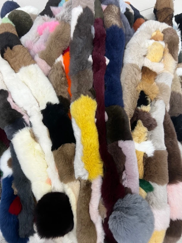 獭兔围巾七彩色，（颜色随机）