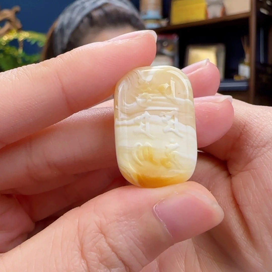 l***n未镶嵌颈饰蜜蜡111111111