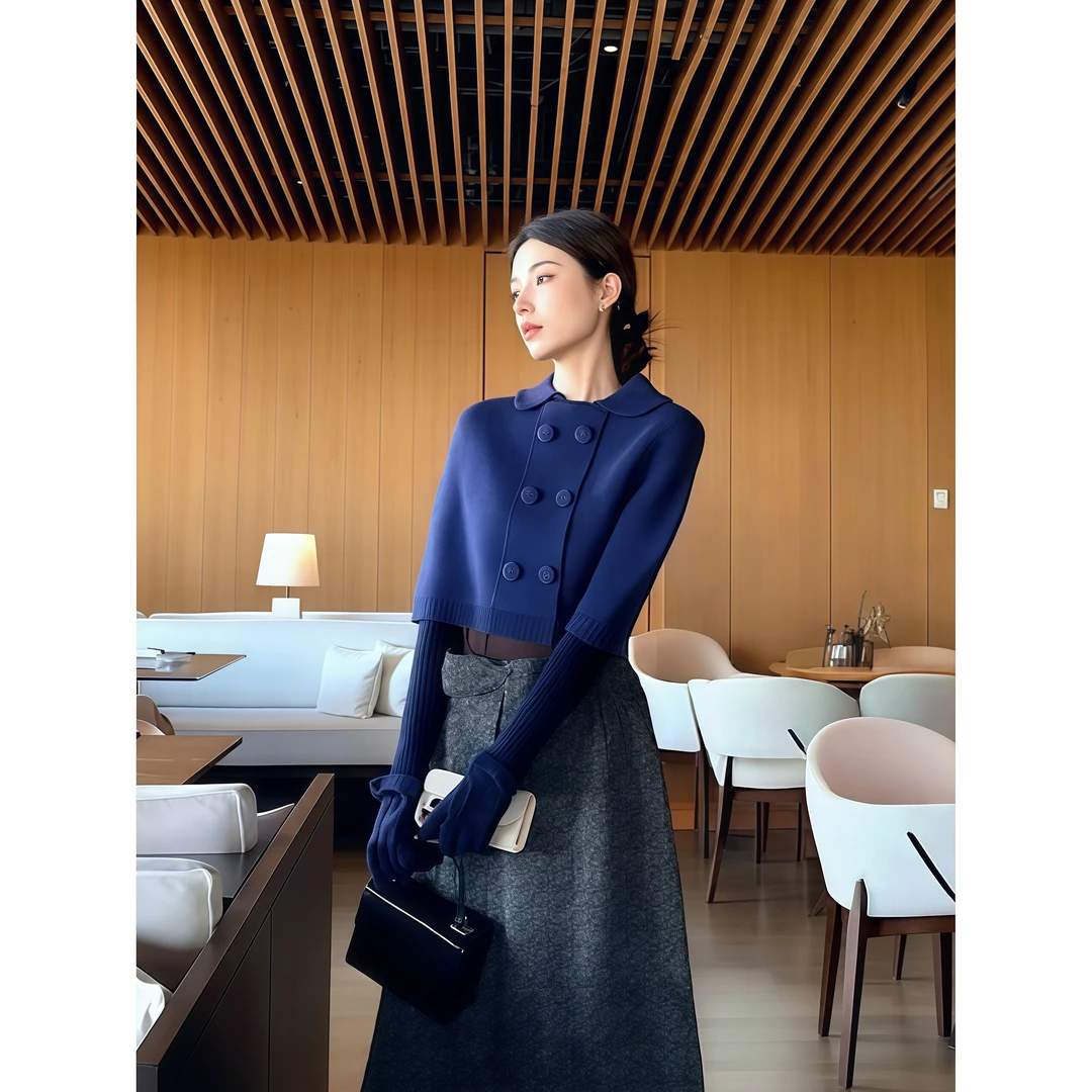 法式气质名媛风翻领针织斗篷秋冬季新款高级感蝴蝶结手套上衣套装