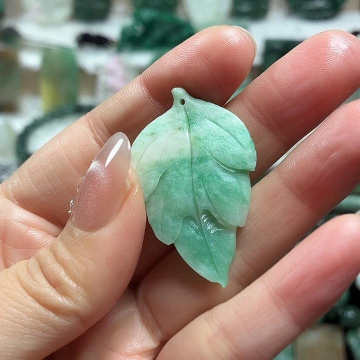 独山玉未镶嵌吊坠