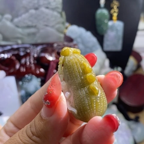 【闪购商品】颈饰未镶嵌翡翠花生