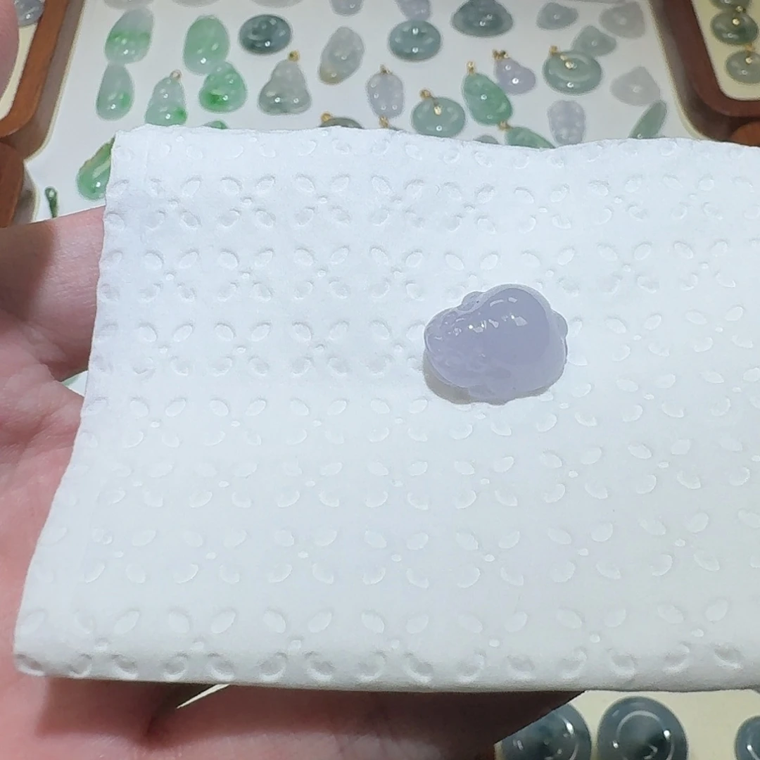 颈饰未镶嵌翡翠貔犰